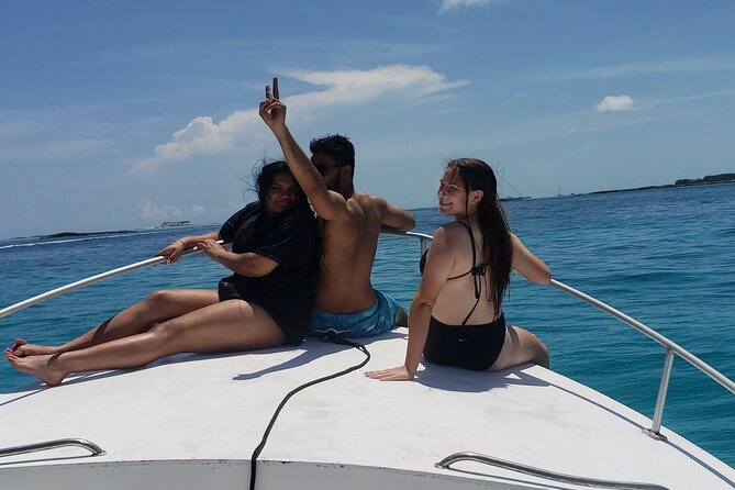 Rose Island: Private Snorkeling, Fishing, and Swimming with Pigs - Who will enjoy this charter most