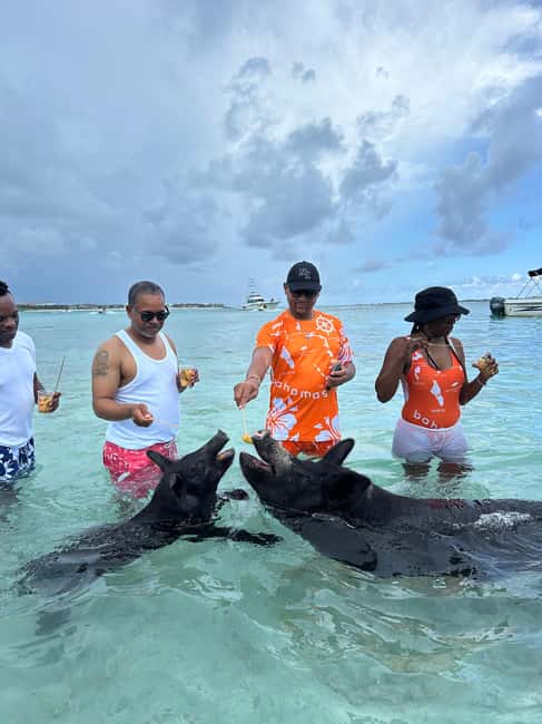 Rose Island: Private Yacht Party Charter - Drinks, snacks, and the booze-and-cruise mood