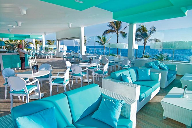 Round trip Airport (LPIA) to Atlantis, Comfort Suites, Warrick, Harbourside, RIU - Who Will Like This Service Most?