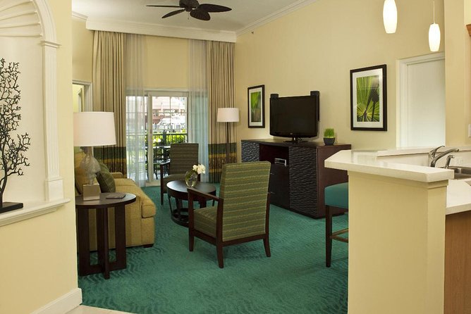 Round trip Airport (LPIA) to Baha Mar, Melia, West Bay St, Cable Beach, Breezes - Key points to know before booking