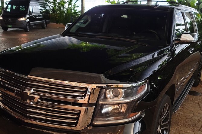 Round trip Airport Private Transfer (Nassau Limousine) - Service quality: usually warm, sometimes uneven