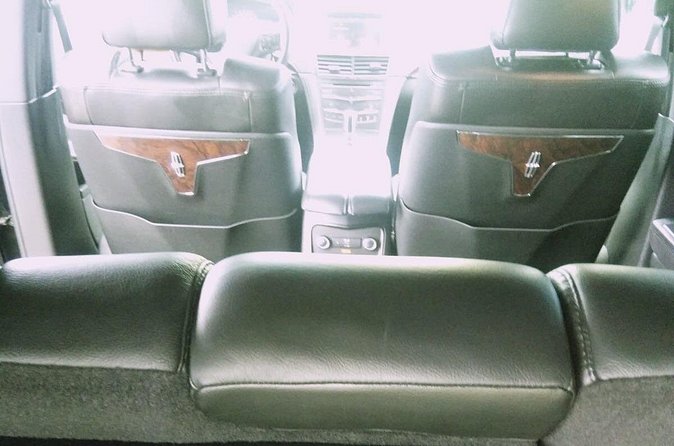 Round trip Airport Private Transfer (Nassau Limousine) - Is $160 a good value?