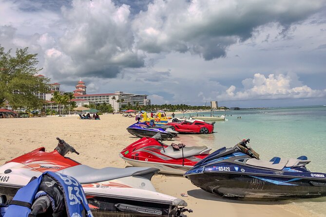 Round Trip Transportation to Cable Beach/Bahamar Resort/Breezes - A driver who can add more than directions