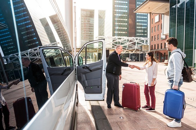 Roundtrip Airport Transfers Grand Lucayan Resort Freeport - Finding the representative at Freeport Airport