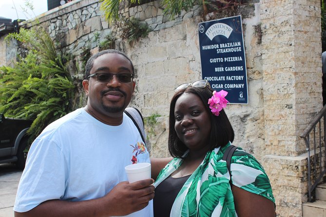 Rum Reggae and Rhythms Tour: Dancing and Cocktails - Wine at Bahama Barrels