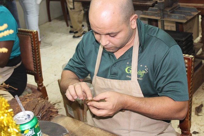 Rum Reggae and Rhythms Tour: Dancing and Cocktails - Starting at Graycliff Cigar Company