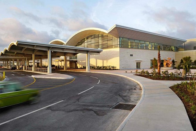 Shared Shuttle Round-Trip Airport Transportation - Why the Shared Format Can Save Money