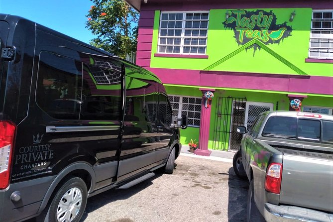 Small Group/ Family Private Roundtrip Airport Shuttle - Price, group size, and real value