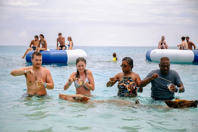Swimming Pigs Of Rose Island Water Taxi Nassau Bahamas - Leaving Nassau by boat